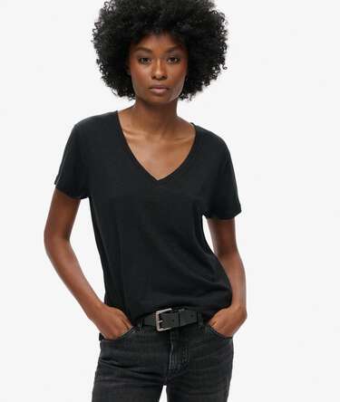 Camiseta con cuello de pico flameada